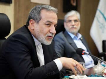عراقچی: هنر زبانی جهانی برای ارتباط و دوستی میان ملت‌ها است