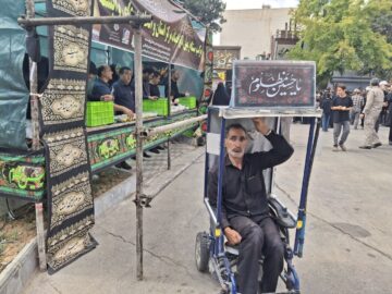 «رضا» روی ویلچر؛ حرکت در مسیری حسینی