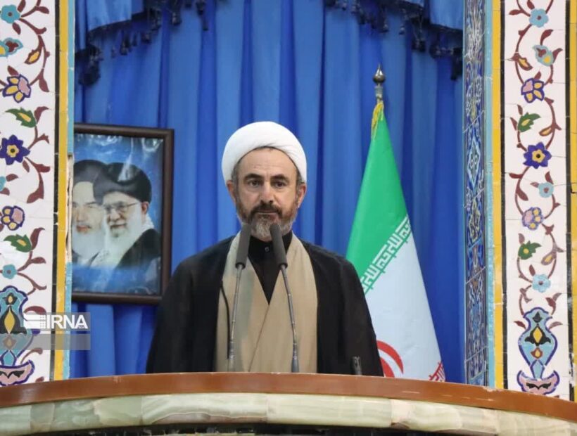 امام جمعه ایلام: القای هر گونه ضعف و ناتوانی چراغ سبز به دشمن است  