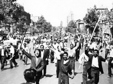 تجربه تلخ ۲۸ مرداد سند گویای خیانت آمریکا و انگلیس باقی ماند
