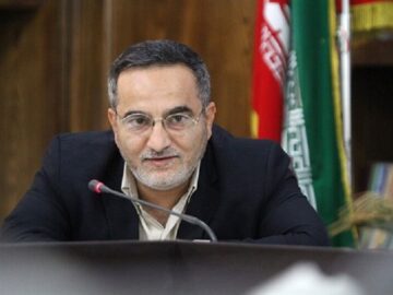 معاون استاندار خوزستان: خدمت بی‌منت به خانواده‌های شهدا در اولویت است