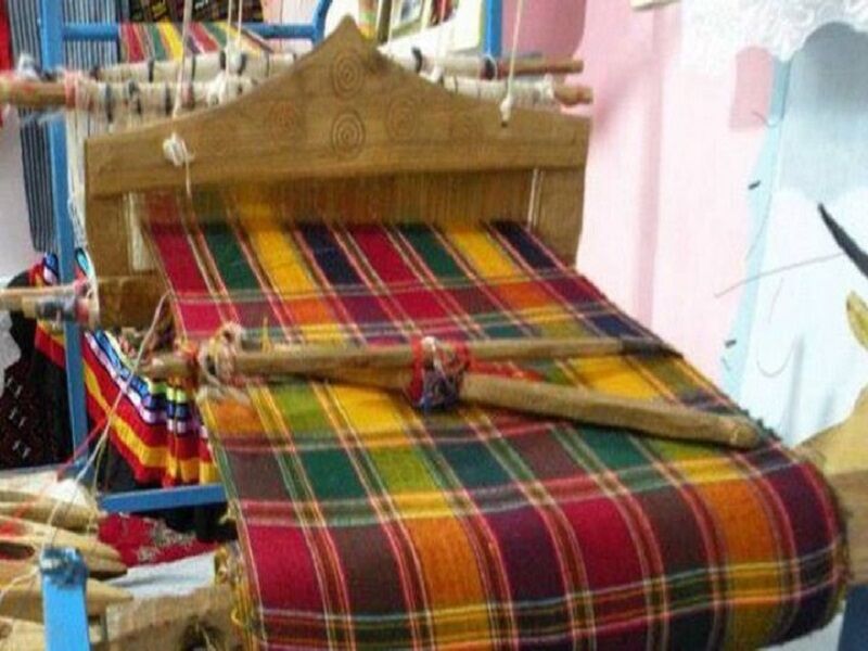 چهار رشته صنایع‌دستی در لرستان احیا شد/احداث بزرگ‌ترین پارک آبی ایران در شیراز
