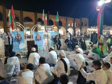 کاروان ۹۰ نفری زائران پیاده یزد عازم مشهدالرضا(ع) شد