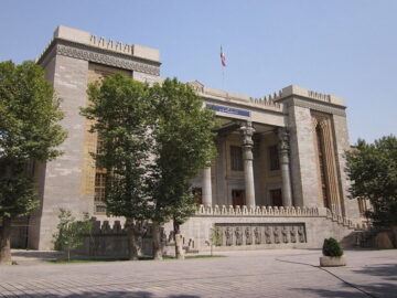 دیپلماسی فراگیر در سال نخست دولت وفاق ملی؛ از مدیریت بحران تا گسترش افق‌های نو
