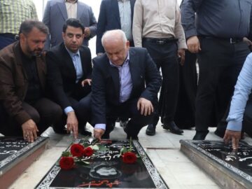 آغاز برنامه‌های هفته دولت در مازندران با ادای احترام مسوولان به شهدا