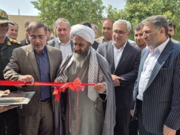 معاون استاندار فارس: دولت وفاق، به دور از حواشی در پی خدمت به مردم است