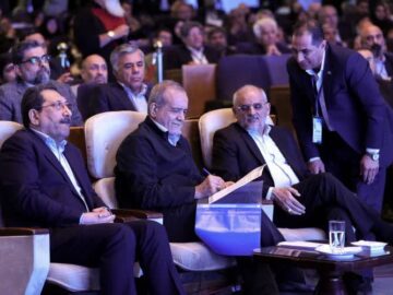 تجلیل ۴ واحد صنعتی نمونه و یک پیشکسوت صنعتی برگزیده ملی با حضور رییس جمهور و استاندار