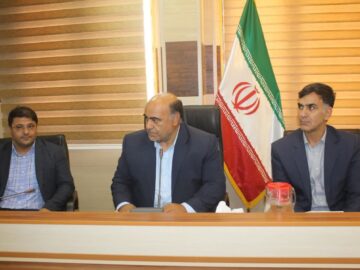 فرماندار قصرشیرین: زحمات و تلاش کارمندان، پشتوانه اصلی موفقیت ادارات است