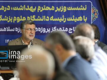 وزیر بهداشت: اولویت ما تامین و تقویت نیروی انسانی است