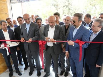 وزیر کار مجموعه فرهنگی ورزشی کارگران کرمانشاه را افتتاح کرد