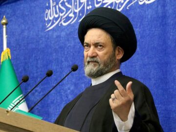 امام جمعه اردبیل: ایران با کشوری قهر نیست که بخواهد صلح کند