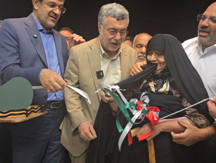 بهره‌برداری از ۲ مرکز بهداشتی درمانی در شهرستان بافق با حضور وزیر بهداشت + فیلم
