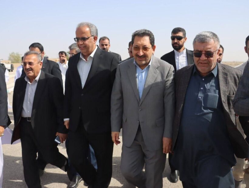 وزیر صنعت، معدن و تجارت وارد ایرانشهر شد