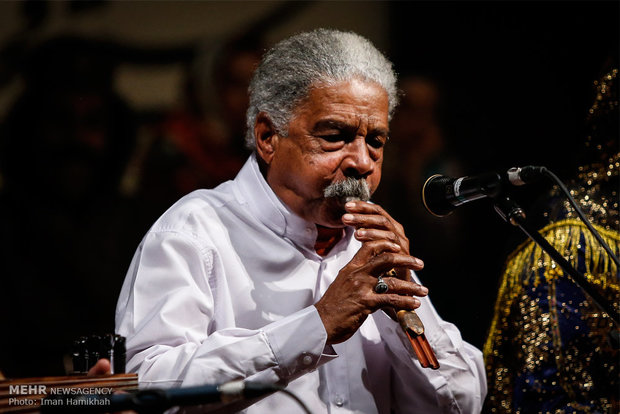 حنجرههای زخمی که برای میهن خواندند؛ من اینجا ریشه در خاکم