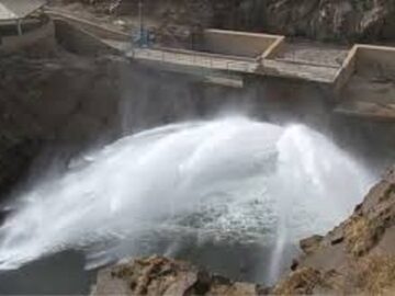 رهاسازی ۱۰۰ میلیون مترمکعب آب از دز و کارون برای نجات نخیلات
