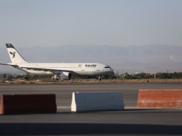 علت تاخیر پرواز مشهد- اصفهان؛ نقص فنی