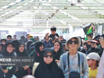 موج بازگشت زائران اربعین حسینی از مرز شلمچه
