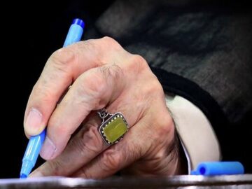 موافقت رهبر انقلاب با تمدید عضویت هیئت امنای کمیته امداد
