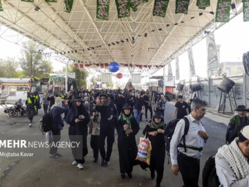 شور حسینی زیر آفتاب ۵۰ درجه مهران
