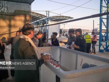 فعالیت مواکب در آن سوی مرز مهران برای زوار اربعین