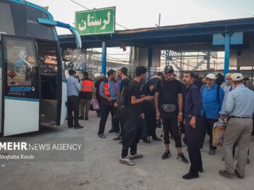 گزارش میدانی خبرنگار مهر از جابجایی زائران در پایانه برکت در مرز مهران