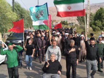 پیاده روی دلدادگان حسینی در تاکستان