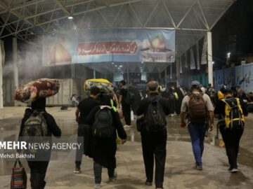 ۱۴ هزار نفر هر یک ساعت از مرز مهران تردد می کنند