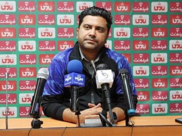 سرمربی چادرملو: وقتیVAR باشد از داوری حرفی نمی‌زنم