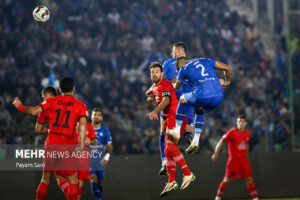 استقلال بدنبال کم کردن فاصله با پرسپولیس؛ تراکتور به فکر ورود به جدول!