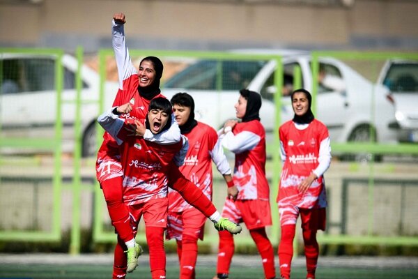 مریم آزمون و ۳ چالش مهم در مسیر موفقیت با تیم زنان پرسپولیس