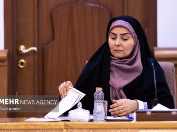 صادق: تاخیر در صدور پروانه‌های ساختمانی قابل قبول نیست