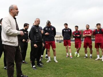 مدیرعامل پرسپولیس زود به شعار معروف رسید/ مغضوبان هاشمیان در ورزشگاه