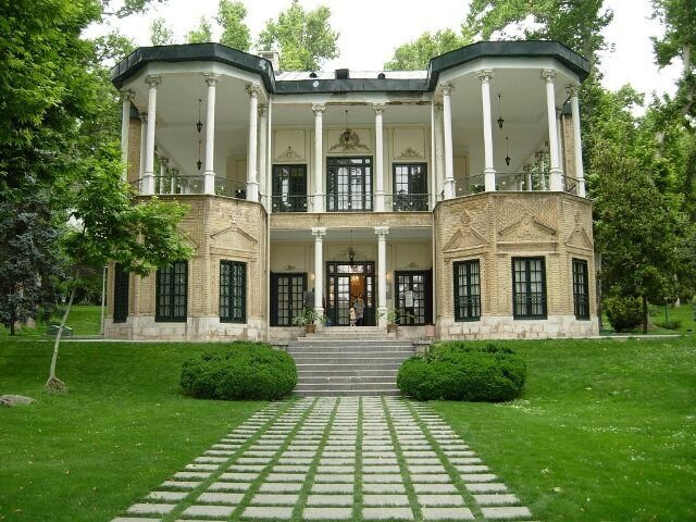 بازگشایی کاخ نیاوران و صدور سند هشت بهشت اصفهان