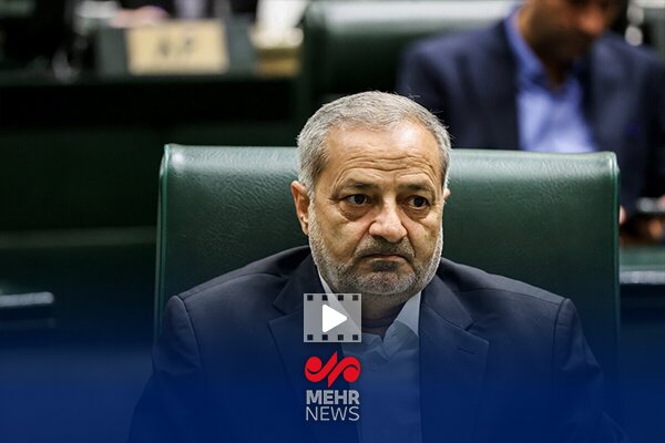 کاظمی: هر جا دولت‌ها مشکلی داشتند سردار سلامی وسط میدان بود