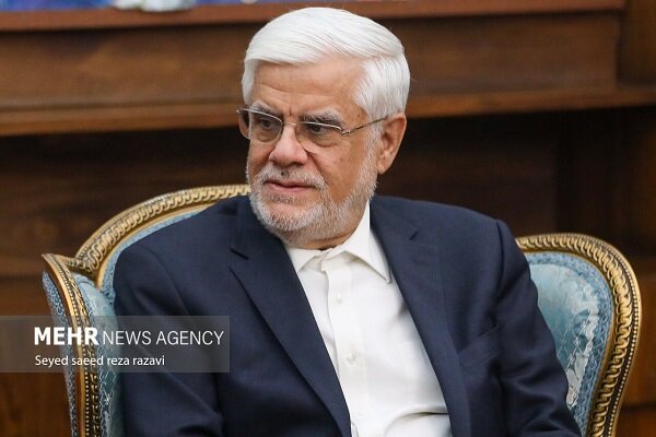 عارف: آشنایی جوانان با تاریخ موجب انتقال فرهنگ به نسل آینده می‌شود