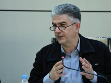 معاون وزیر بهداشت: رابطه مالی پزشک و بیمار باید حذف شود