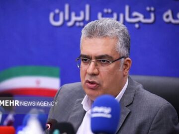 پیمان‌سپاری ارزی یک خطای بزرگ است؛ دلار از ۵ به ۹۴ هزار تومان رسید