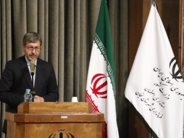 استاد فرشچیان با تلفیق سنت و نوآوری پیام دینی را جهانی کرد