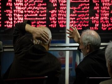 وزیر اقتصاد باید نیروهای ناکارآمد را جابه جا کند