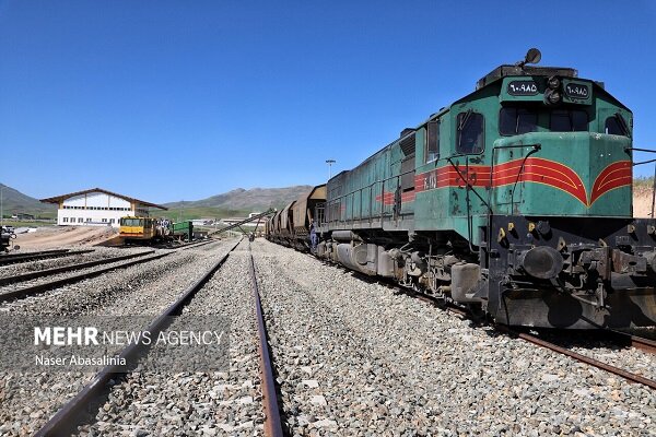 «استان فارس» جا مانده از قافله توسعه و بهرهوری