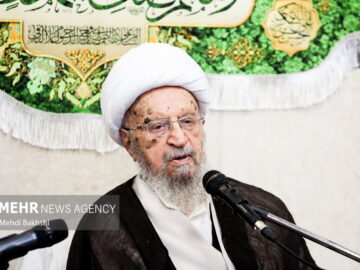 با حفظ سنت‌های حوزه به شرایط جدید هم توجه کنید