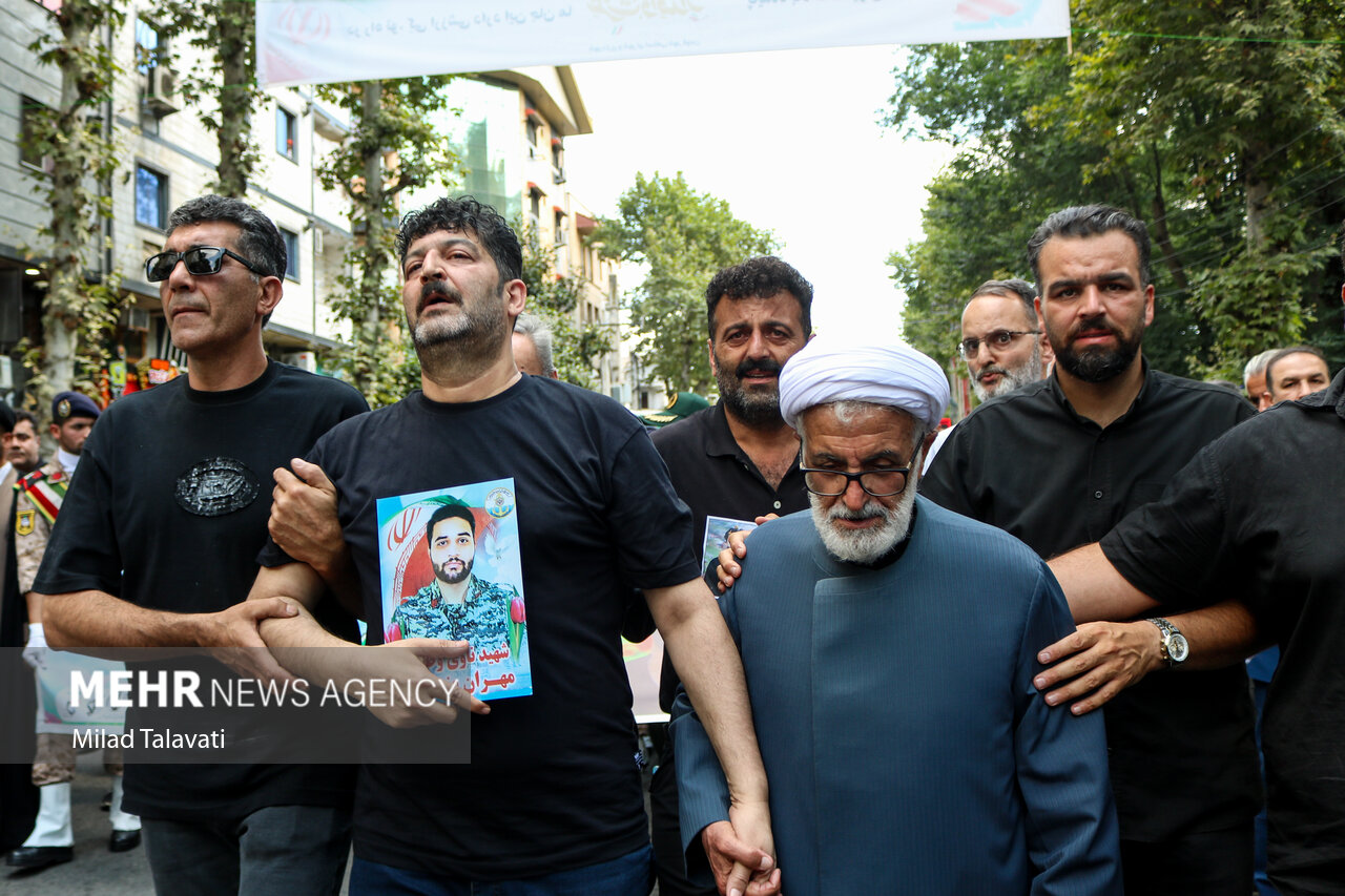 روایت عاشقانه پدر شهید «منوری»؛ مهران حرمت وطن را حفظ کرد