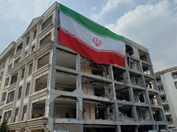 آرامش در کوچه‌های منطقه ۴ تهران؛ بازسازی پس از جنگ با تمام قوا