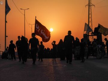 تصاویری از بدرقه ۲۸۰ نوجوان دهه هشتادی از مشهد به کربلا