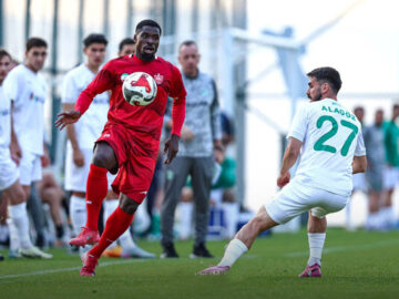 شمشیر دولبه مدافع مشهور برای باشگاه پرسپولیس