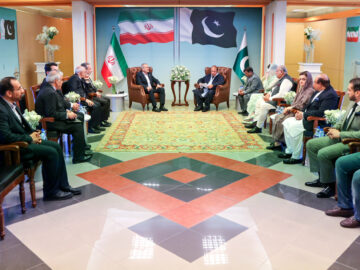 ایران و پاکستان ۱۲ تفاهمنامه همکاری امضا کردند