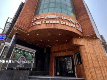 سینما ساحل اهواز جوان شد؛ بازسازی سینما در ۱۲۰ روز