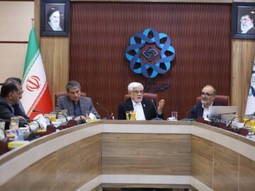 عارف: صندوق توسعه ملی باید به‌دنبال بنگاهسازی باشد نه بنگاهداری