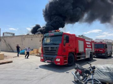 آتش‌سوزی در شرکت فرش در آران و بیدگل