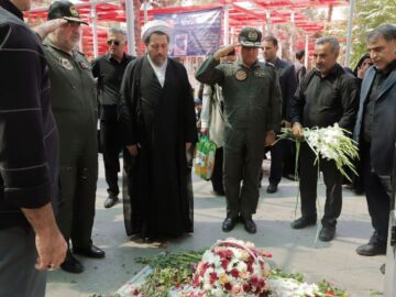 حضور فرمانده نیروی هوایی ارتش بر مزار سپهبد شهید محمد باقری
